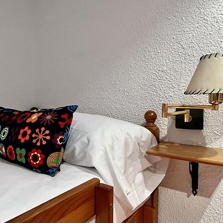 Hostal Nomadas By Gloove Villalba de la Sierra Kültér fotó