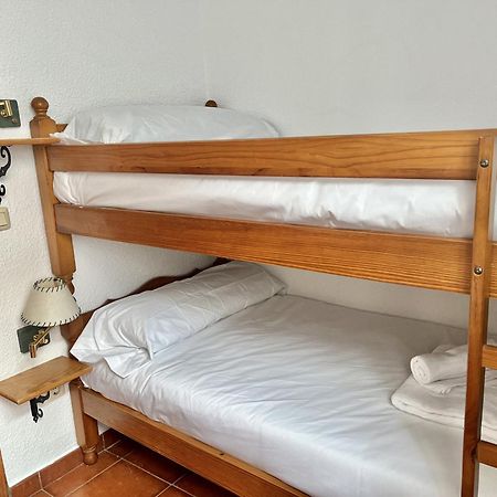 Hostal Nomadas By Gloove Villalba de la Sierra Kültér fotó