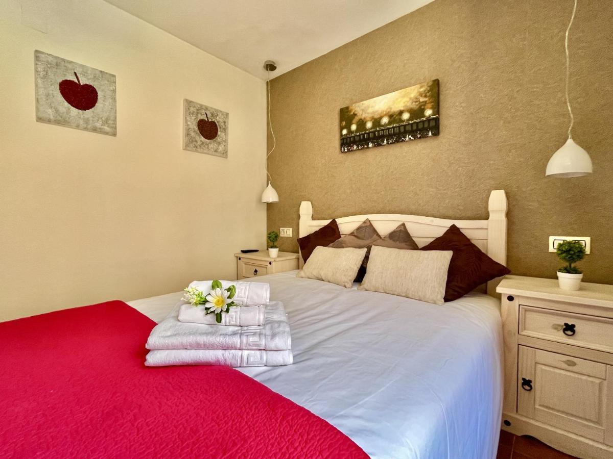 Hostal Nomadas By Gloove Villalba de la Sierra Kültér fotó