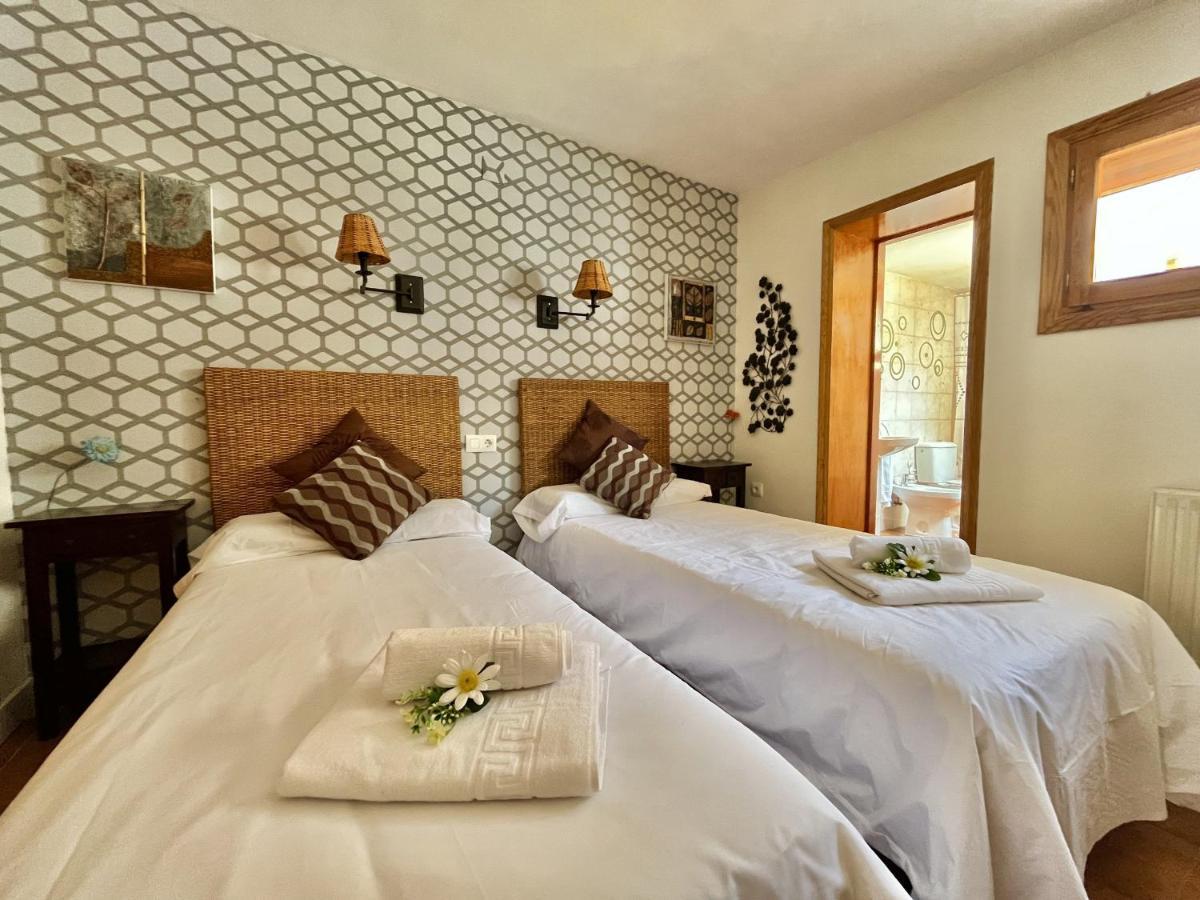 Hostal Nomadas By Gloove Villalba de la Sierra Kültér fotó