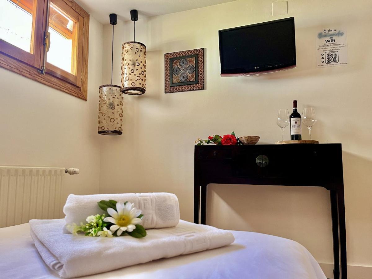 Hostal Nomadas By Gloove Villalba de la Sierra Kültér fotó