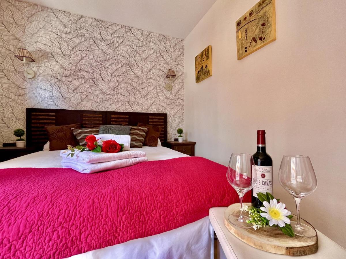 Hostal Nomadas By Gloove Villalba de la Sierra Kültér fotó