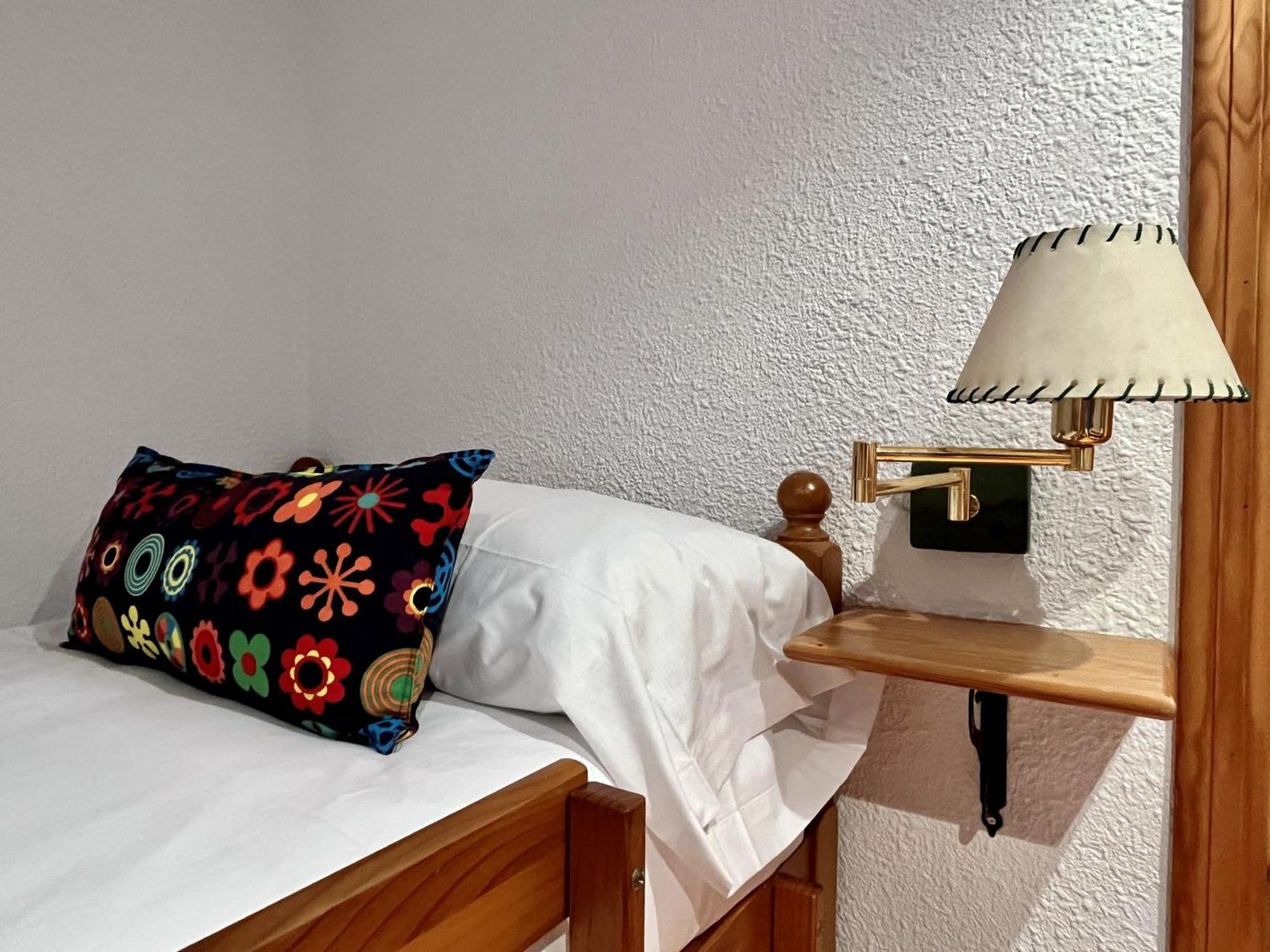 Hostal Nomadas By Gloove Villalba de la Sierra Kültér fotó