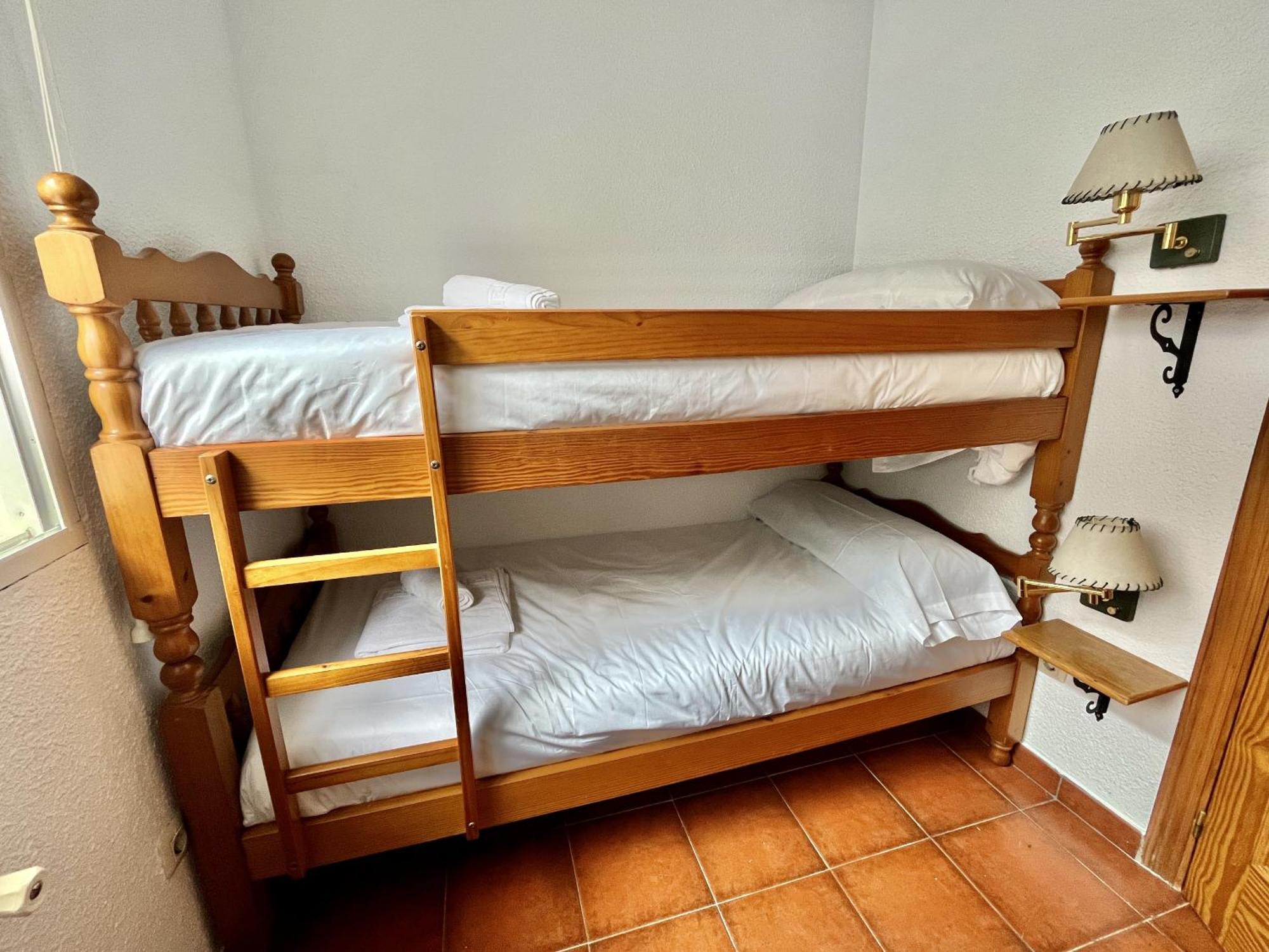 Hostal Nomadas By Gloove Villalba de la Sierra Kültér fotó